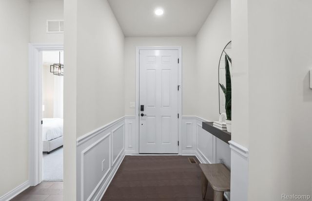 2095 Marigold Way, Milford Charter Township, MI 48381