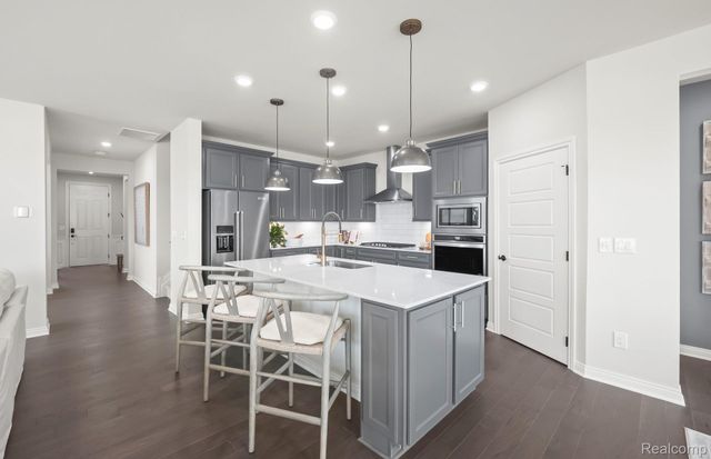 2095 Marigold Way, Milford Charter Township, MI 48381