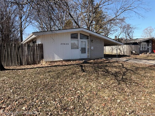 29609 Everett Street, Southfield, MI 48076
