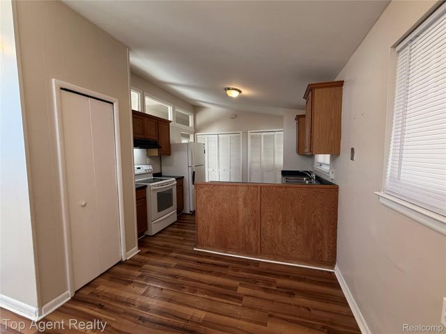 29609 Everett Street, Southfield, MI 48076