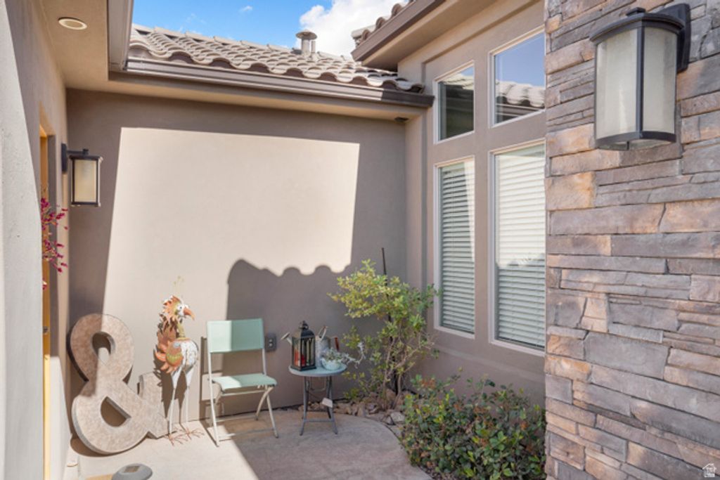 Image 36 of property listing at 2982 E CARMINE DR, St. George, UT 84790