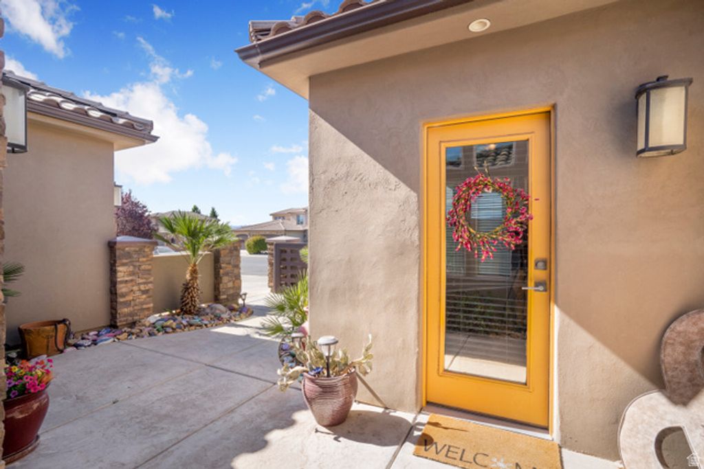 Image 42 of property listing at 2982 E CARMINE DR, St. George, UT 84790