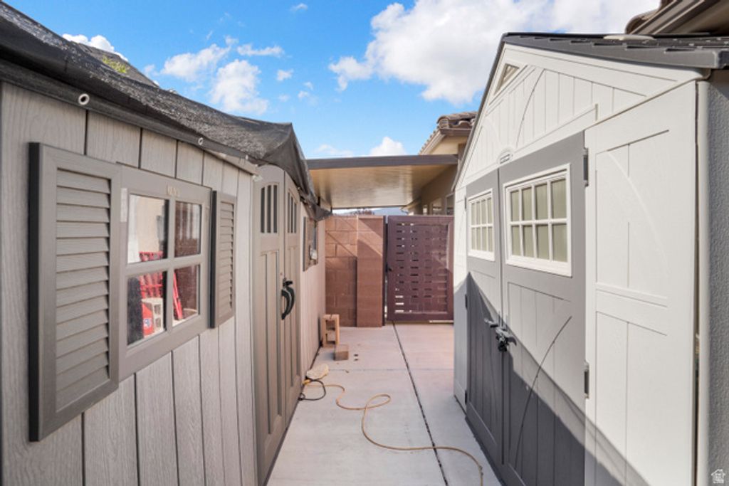 Image 43 of property listing at 2982 E CARMINE DR, St. George, UT 84790