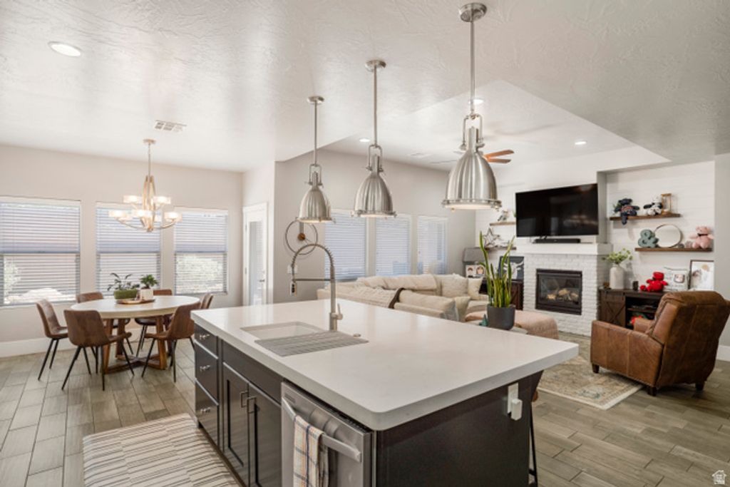 Image 10 of property listing at 2982 E CARMINE DR, St. George, UT 84790