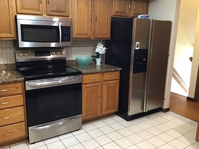 16 Battlemarch Way, Woburn, MA 01801