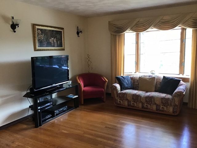 16 Battlemarch Way, Woburn, MA 01801