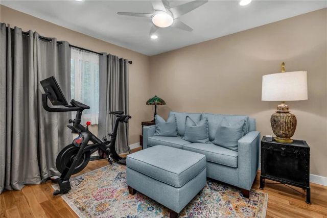 21555 Burbank Boulevard 47, Woodland Hills, CA 91367