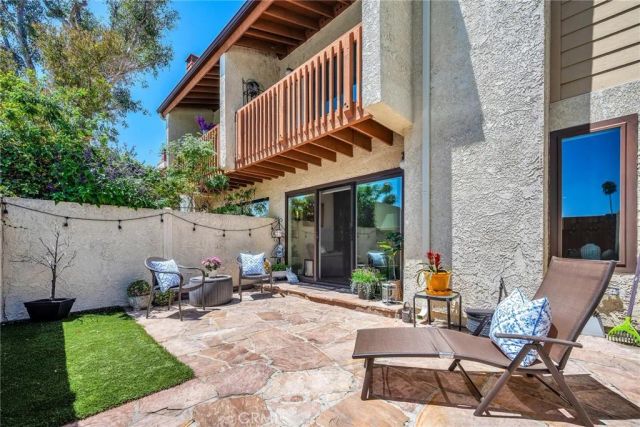 21555 Burbank Boulevard 47, Woodland Hills, CA 91367