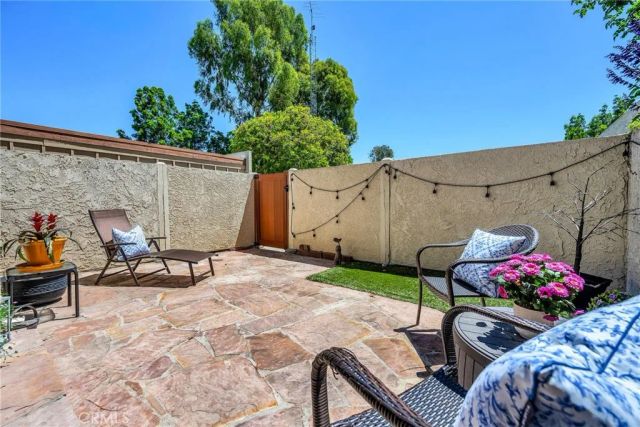 21555 Burbank Boulevard 47, Woodland Hills, CA 91367