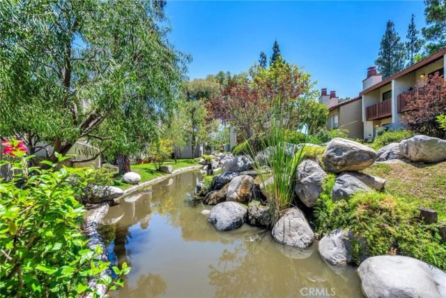 21555 Burbank Boulevard 47, Woodland Hills, CA 91367