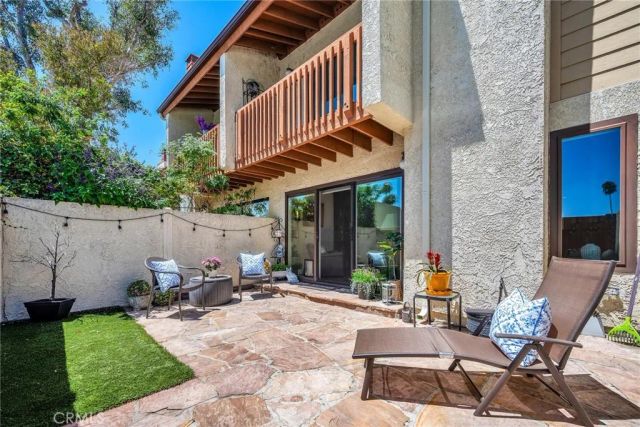 21555 Burbank Boulevard 47, Woodland Hills, CA 91367