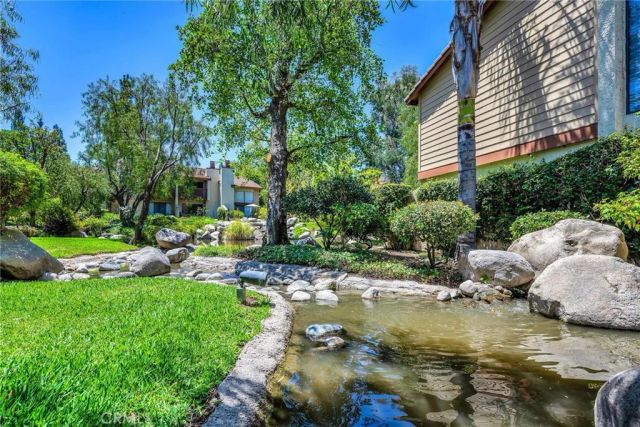 21555 Burbank Boulevard 47, Woodland Hills, CA 91367