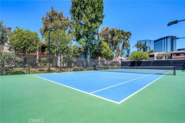 21555 Burbank Boulevard 47, Woodland Hills, CA 91367