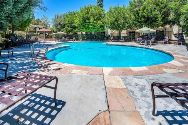 21555 Burbank Boulevard 47, Woodland Hills, CA 91367