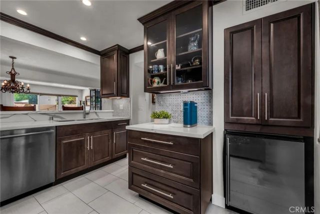 21555 Burbank Boulevard 47, Woodland Hills, CA 91367