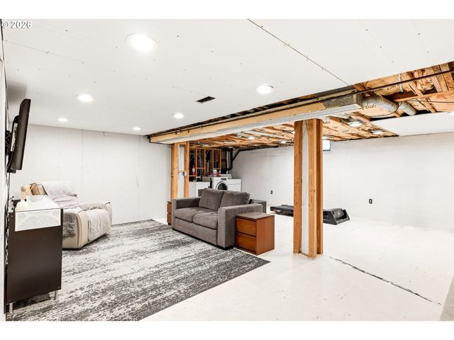 2115 Ne 136TH Ave, Portland, OR 97230