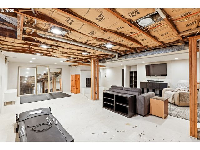 2115 Ne 136TH Ave, Portland, OR 97230