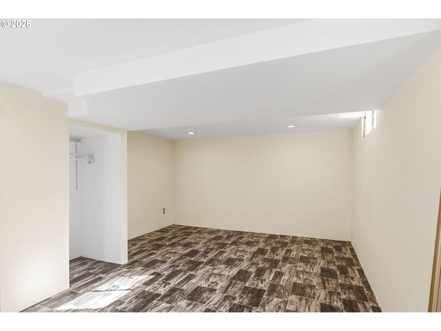 2115 Ne 136TH Ave, Portland, OR 97230