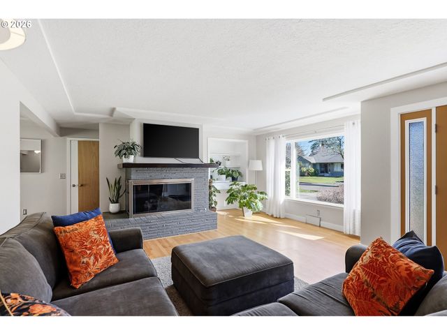 2115 Ne 136TH Ave, Portland, OR 97230