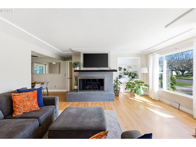 2115 Ne 136TH Ave, Portland, OR 97230