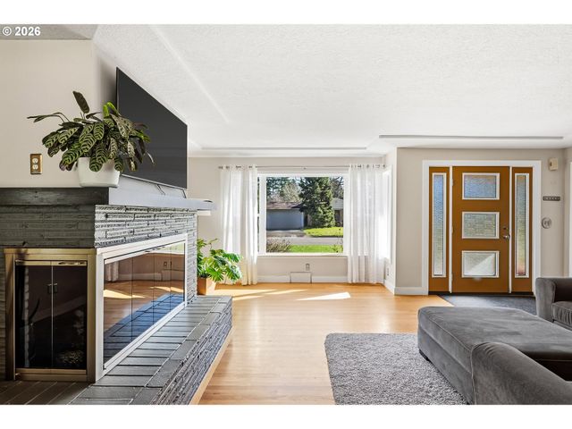 2115 Ne 136TH Ave, Portland, OR 97230