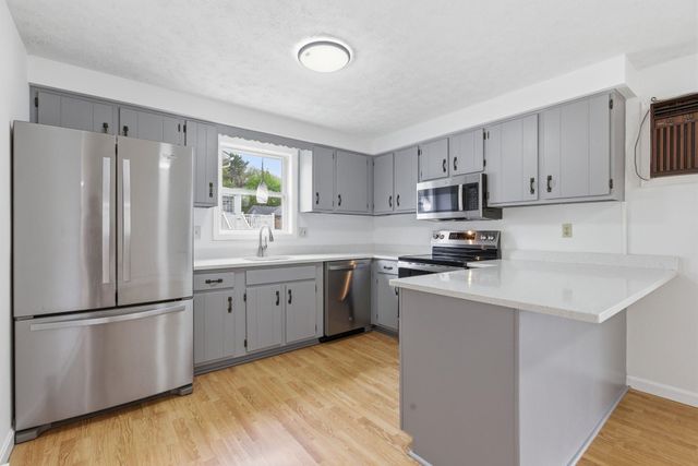 60 Rosedale Avenue, Manchester, NH 03103