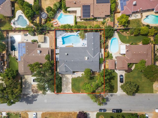 5739 N Pleasant Avenue, Fresno, CA 93711
