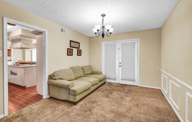221 Wedgewood Street, Lake Jackson, TX 77566