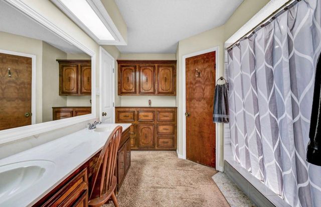 221 Wedgewood Street, Lake Jackson, TX 77566