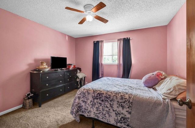 221 Wedgewood Street, Lake Jackson, TX 77566