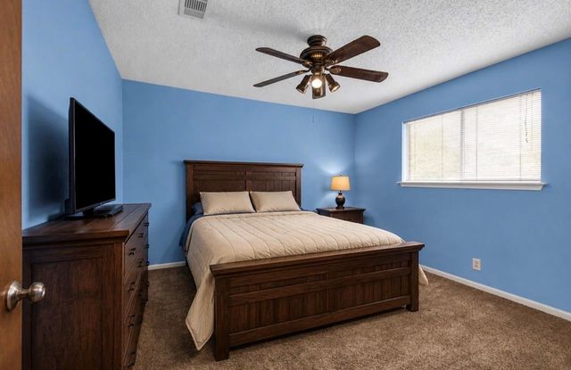 221 Wedgewood Street, Lake Jackson, TX 77566