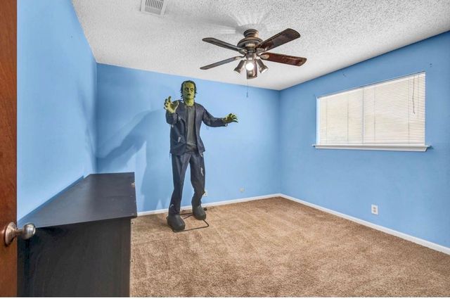 221 Wedgewood Street, Lake Jackson, TX 77566