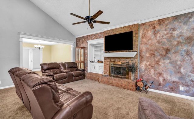 221 Wedgewood Street, Lake Jackson, TX 77566