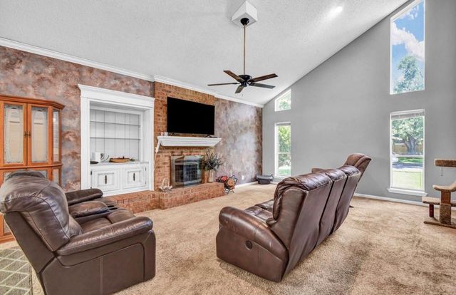 221 Wedgewood Street, Lake Jackson, TX 77566