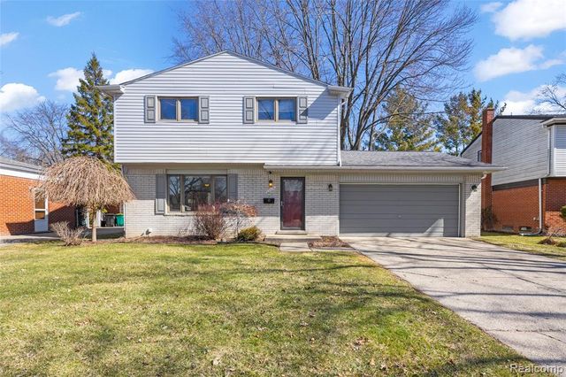 23424 Larkshire Street, Farmington Hills, MI 48336