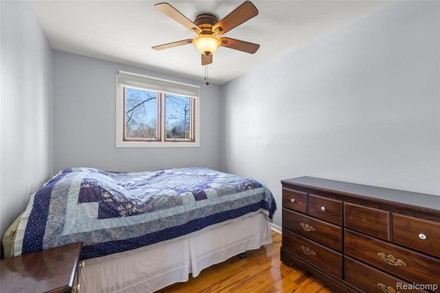 23424 Larkshire Street, Farmington Hills, MI 48336