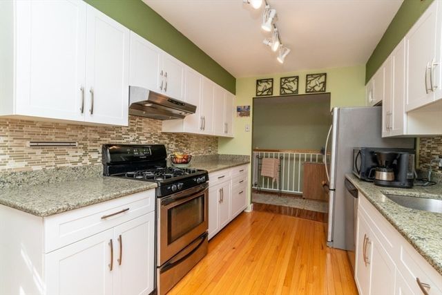 22 N Stone Mill Dr 1111, Dedham, MA 02026