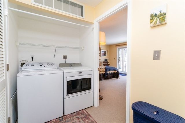 22 N Stone Mill Dr 1111, Dedham, MA 02026