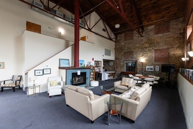 22 N Stone Mill Dr 1111, Dedham, MA 02026