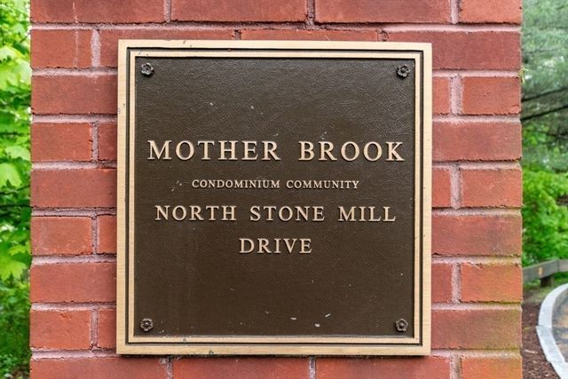 22 N Stone Mill Dr 1111, Dedham, MA 02026