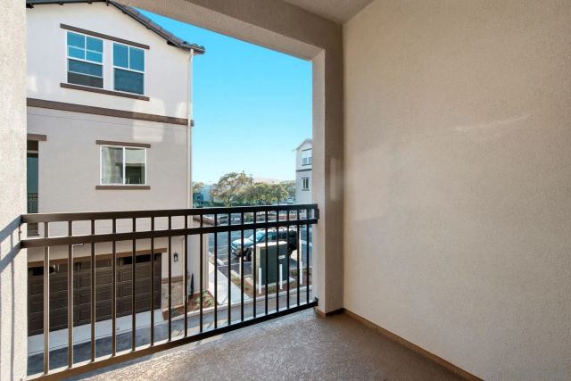 402 Zoey Lane, San Marcos, CA 92069