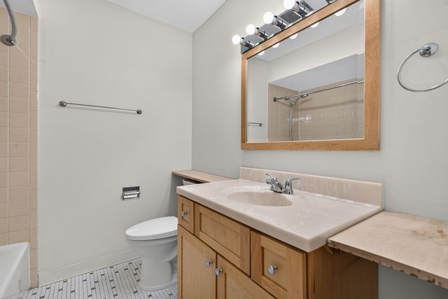 1133 S Finley Road 309, Lombard, IL 60148