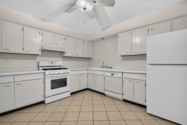 1133 S Finley Road 309, Lombard, IL 60148