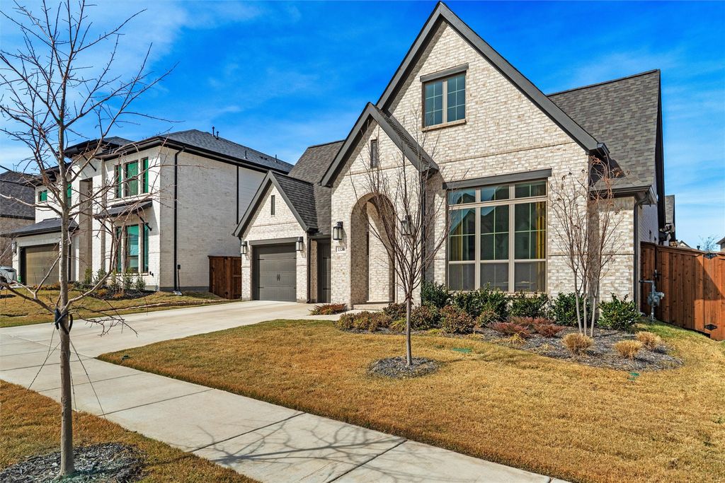 13240 Meadow Cross Drive, Fort Worth, TX 76008