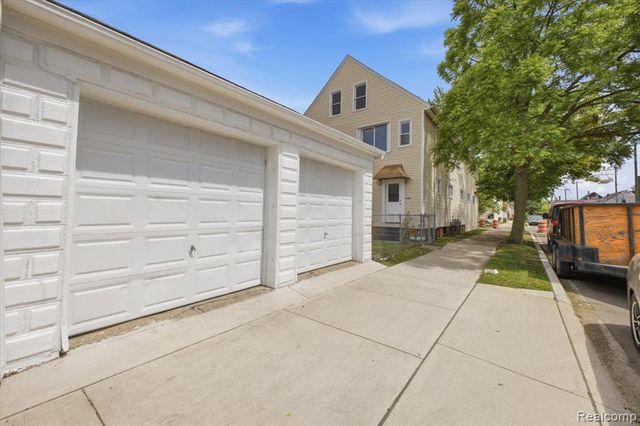 2601 Belmont Street, Hamtramck, MI 48212