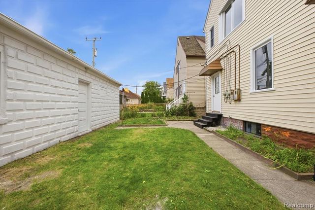 2601 Belmont Street, Hamtramck, MI 48212