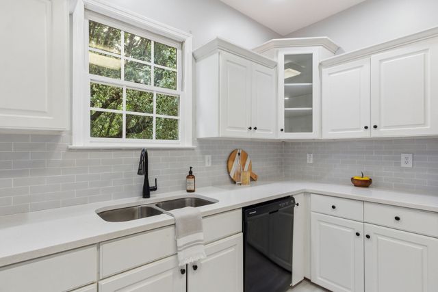 420 Chamberlain Park Ln, Franklin, TN 37069