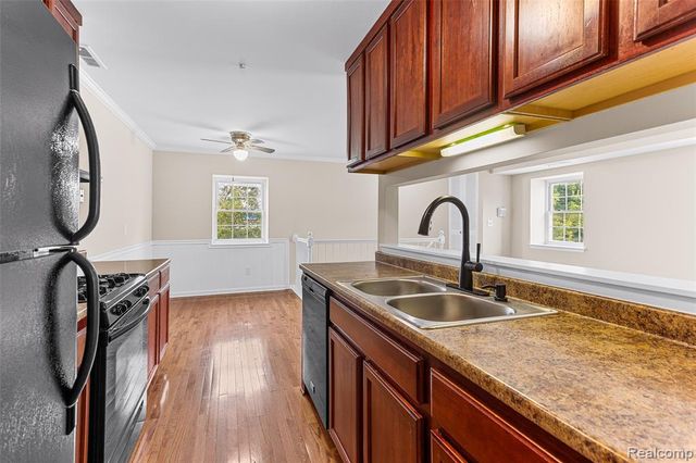 2260 N Hix Road, Westland, MI 48185