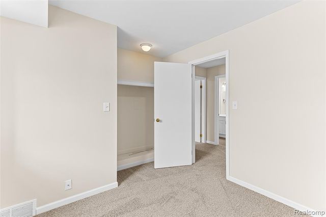 2260 N Hix Road, Westland, MI 48185