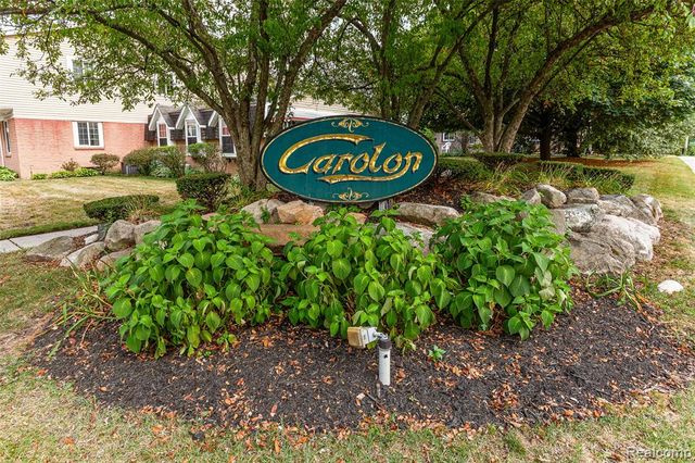 2260 N Hix Road, Westland, MI 48185